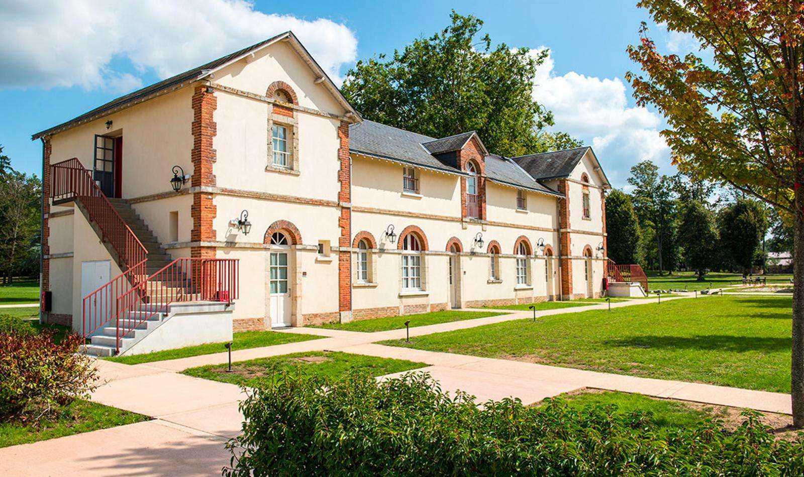 Hotel Country Club Yvré-lʼÉvêque Exterior foto